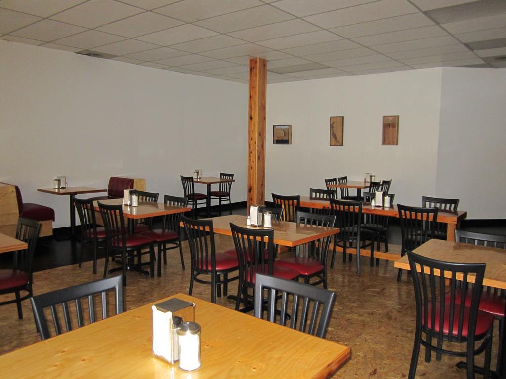 The Mighty Fraser Motel Boston Bar Extérieur photo