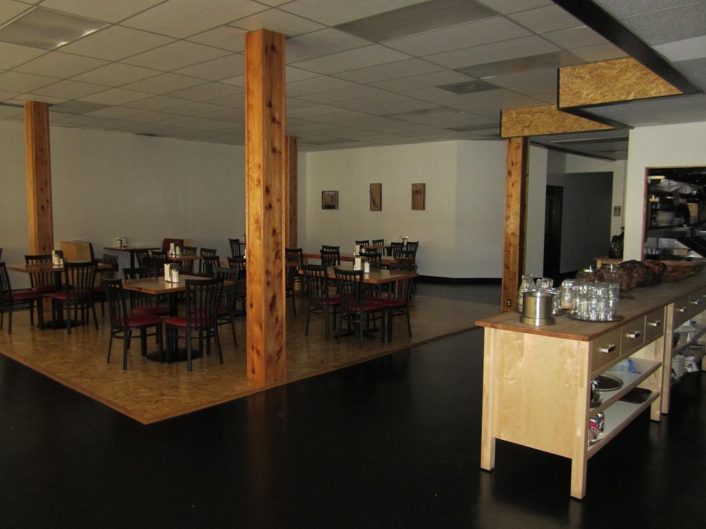 The Mighty Fraser Motel Boston Bar Extérieur photo